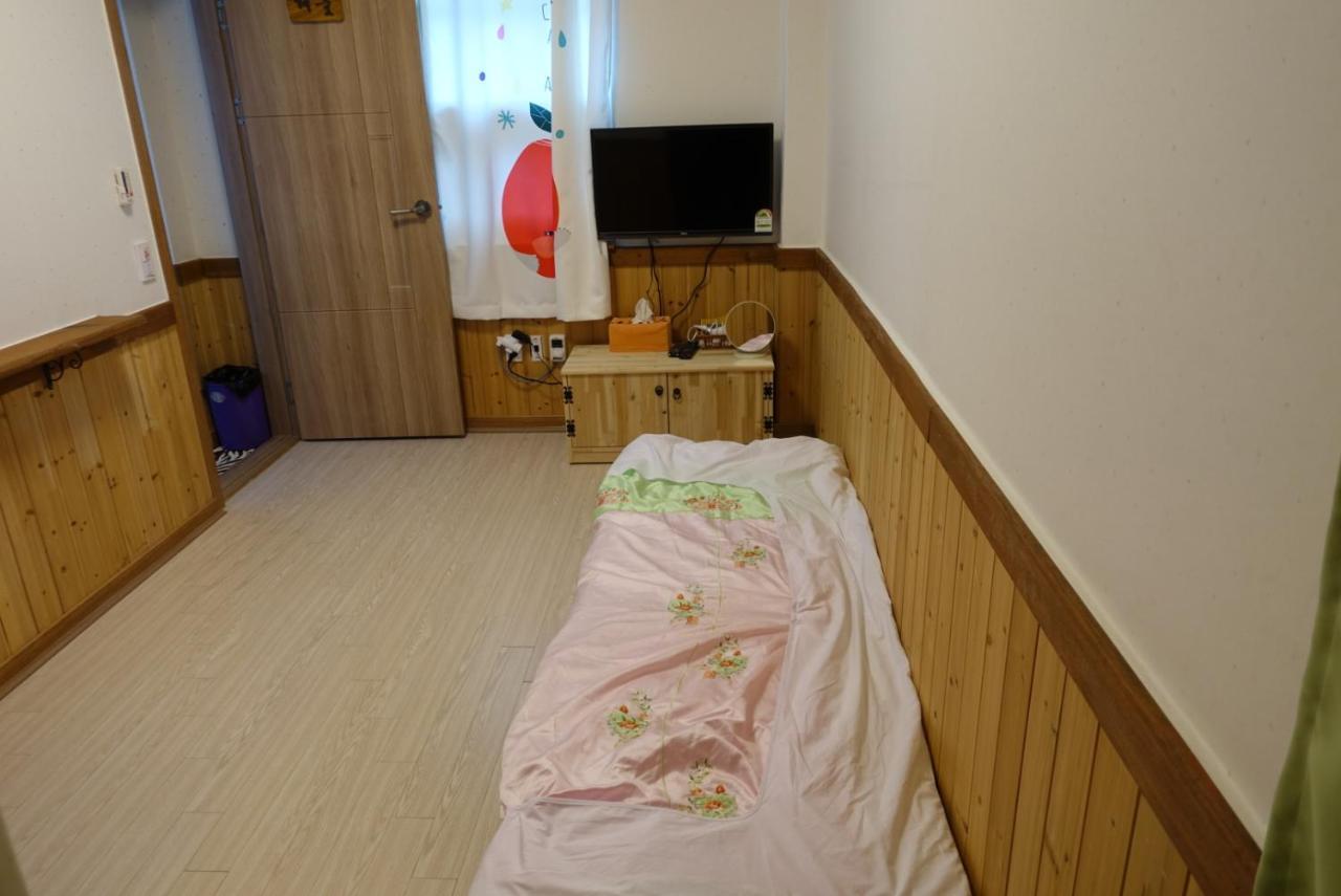 Pongdang Guesthouse จอนจู ภายนอก รูปภาพ