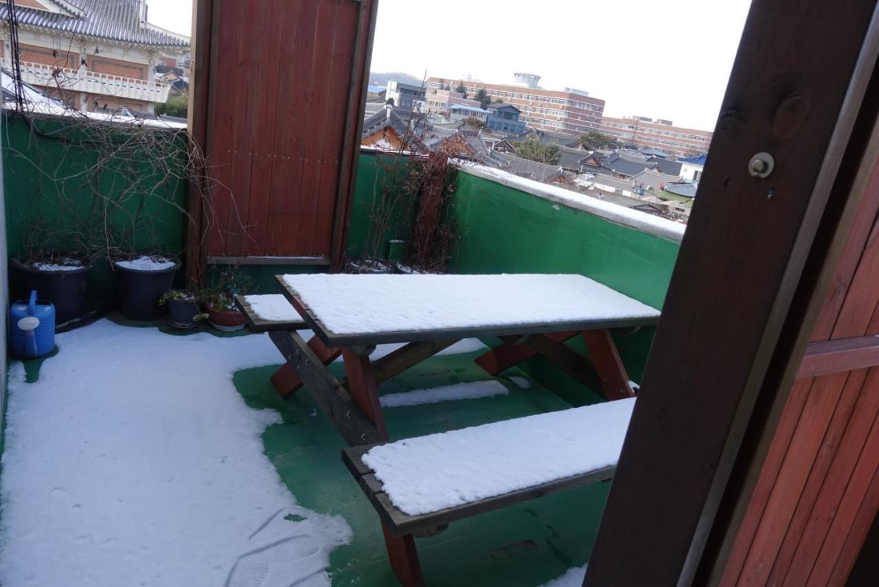 Pongdang Guesthouse จอนจู ภายนอก รูปภาพ
